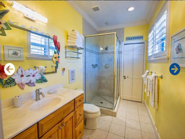 Beautifully Appointed Four Bedroom with Screened in Pool!