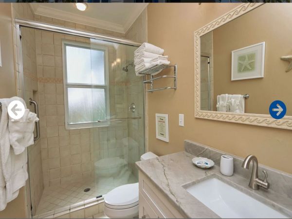 Beautifully Appointed Four Bedroom with Screened in Pool!