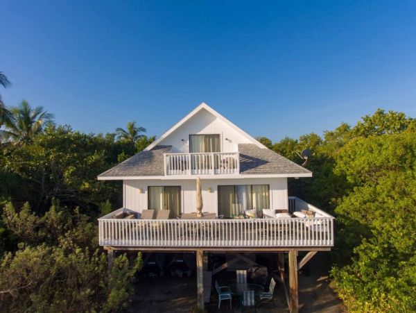 Beachfront Two Bedrom Home with Large Porches Sleeps 4