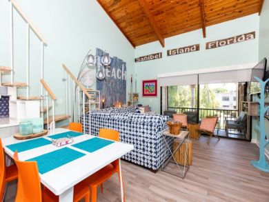Beachfront  Two Bedroom Vacation Condo Sleeps 6 Guests