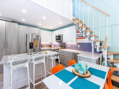 Beachfront  Two Bedroom Vacation Condo Sleeps 6 Guests