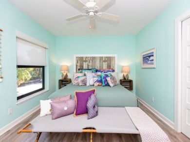 Beachfront  Two Bedroom Vacation Condo Sleeps 6 Guests