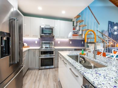 Beachfront  Two Bedroom Vacation Condo Sleeps 6 Guests
