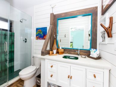 Beachfront  Two Bedroom Vacation Condo Sleeps 6 Guests