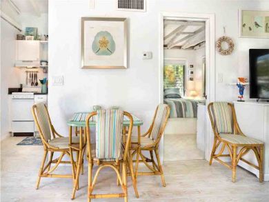 One Bedroom Rental on Sanibel Beach Across the Street