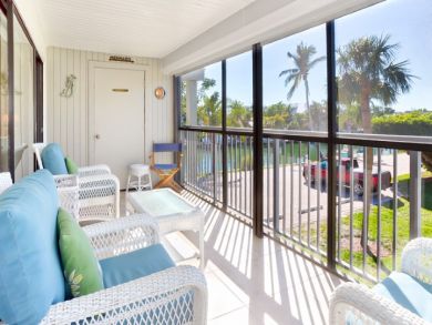 Sanibel Vacation Condo Sleeps Four Guests.