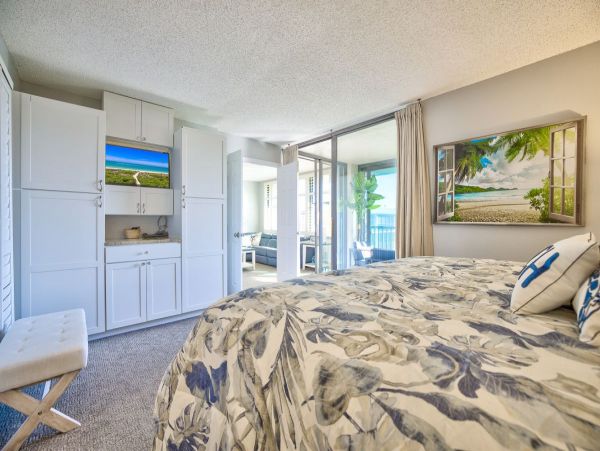 SANIBEL PENTHOUSE CONDO