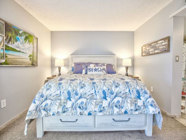 SANIBEL PENTHOUSE CONDO