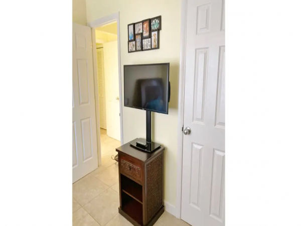 Short Walk to Beach - Captiva Vacation Home Sleeps 8 Guests