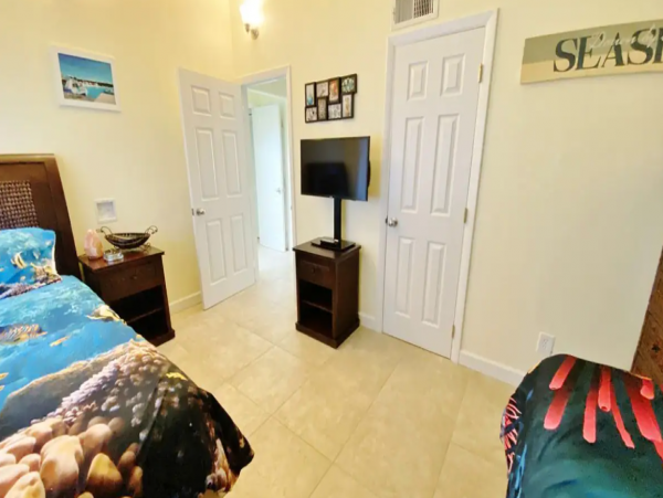 Short Walk to Beach - Captiva Vacation Home Sleeps 8 Guests