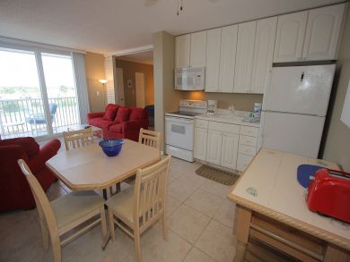 Kitchen & Dining Area