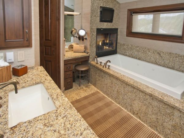 Luxury Five Bedroom Ski Vacation Rental Home in Vail Co