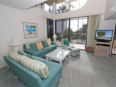 Two Bedroom Plus Den Vacation Townhom Sleeps Six Guests