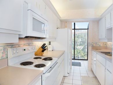 Two Bedroom Plus Den Vacation Townhom Sleeps Six Guests