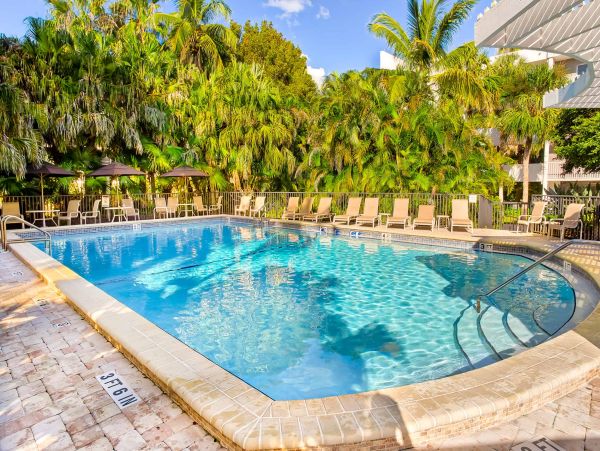 Sanibel Island Vacation Rental Gulf-Front Condo with Beach Access & Pool