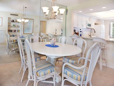 Kitchen & Dining Area