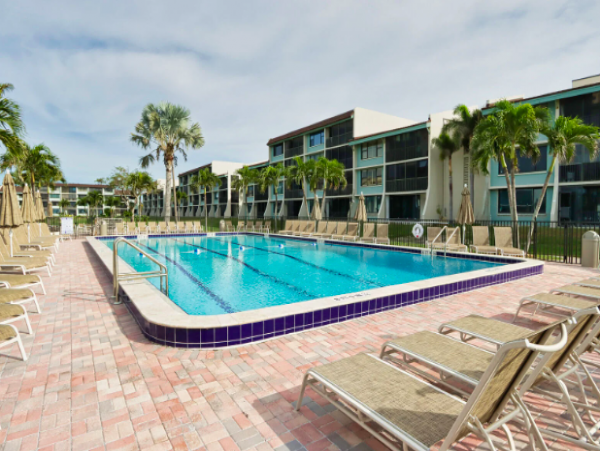 Sanibel 2 Bedroom Condo Beach Front Complex