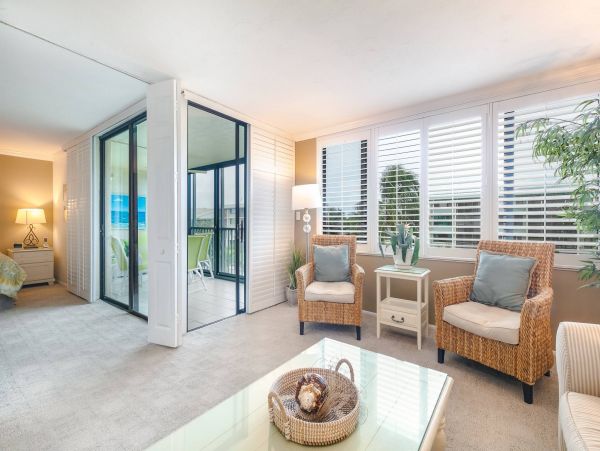 Beautiful 2 Bedroom Condo Steps From the Beach