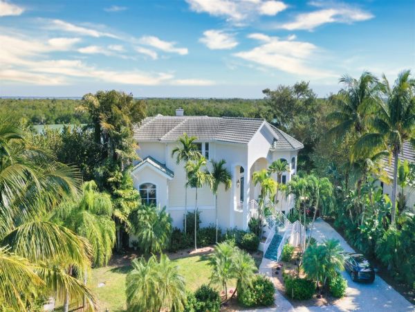 Luxury Captiva Island Bayfront 3 Bedroom Rental Home With Pool