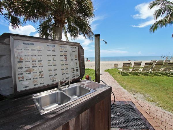 Sanibel two Bedroom Rental at the Beach with Pool