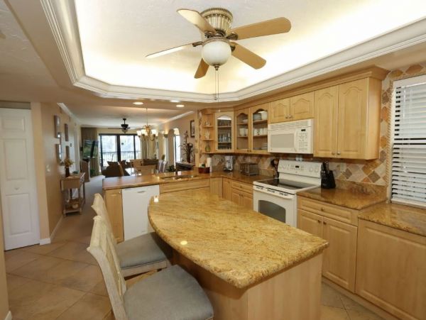 Sanibel two Bedroom Rental at the Beach with Pool