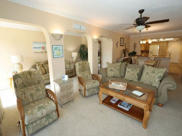 Sanibel two Bedroom Rental at the Beach with Pool