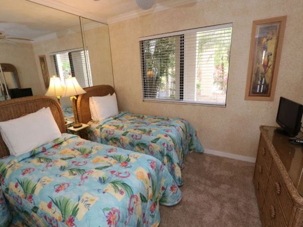 Stunning Sanibel Beachfront Vacation Condo Three Bedrooms