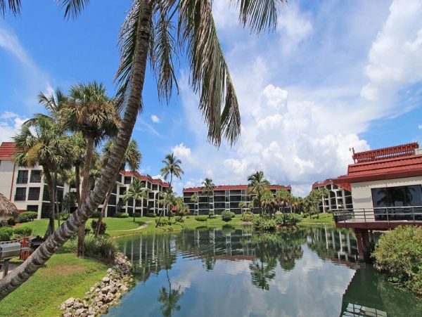 Stunning Sanibel Beachfront Vacation Condo Three Bedrooms