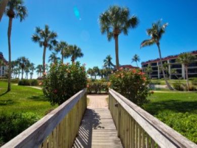 Sanibel Vacation Condo Sleeps Five Guests.