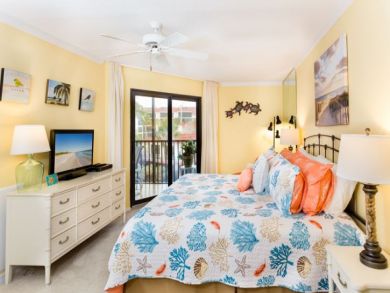 Sanibel Vacation Condo Sleeps Five Guests.