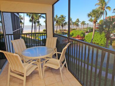 Sanibel Vacation Condo Sleeps Five Guests.