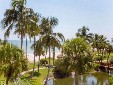 Sanibel Rental On Beach- Updated with Two Bedrooms Plus Den