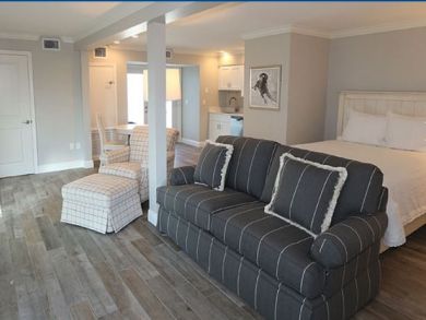 Fort Myers Vacation Studio Sleeps Four Guests