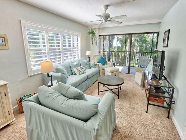 Charming Vacation Condo Walk to Beach in Sanibel! 6 Guests