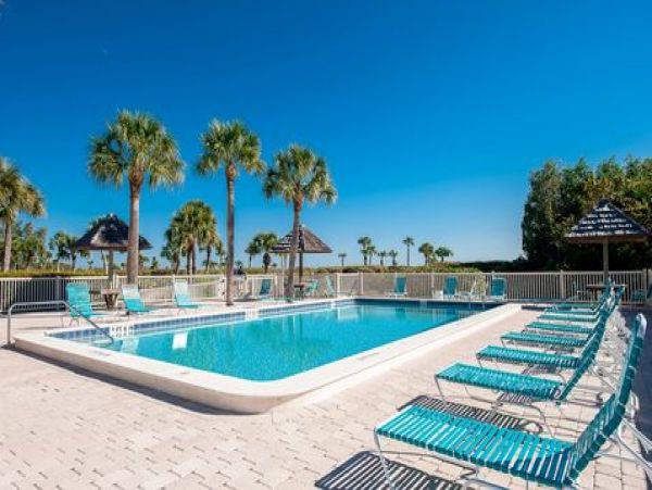 Gulf-Front 2 Bedroom Vacation Rental