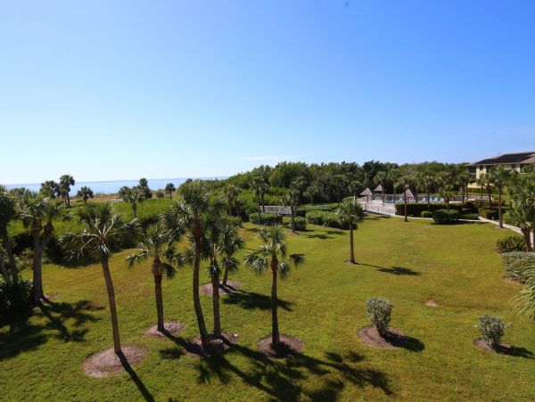 Gulf-Front 2 Bedroom Vacation Rental