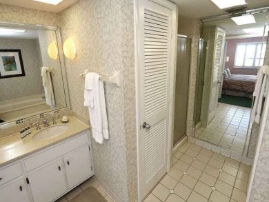 Fort Myers Wonderful Vacation Condo Just a Hit of a Rental