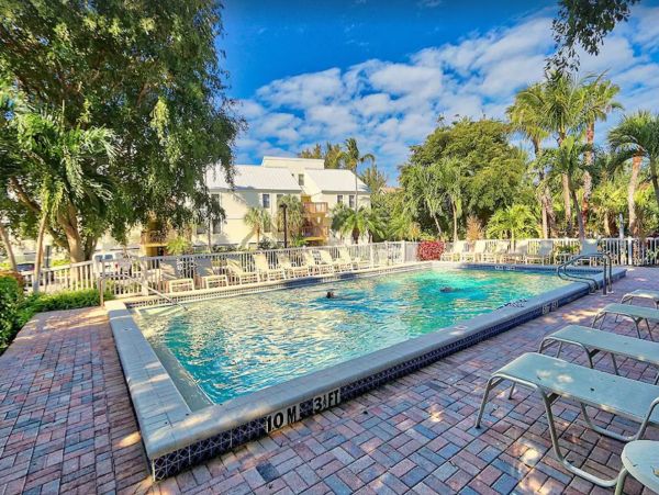Captiva 2 Bedroom Condo Sleeps 6 Walk to Beach Gulf View
