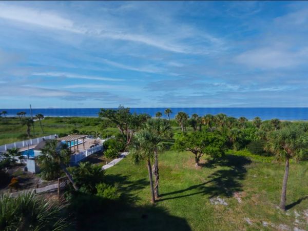 Captiva 2 Bedroom Condo Sleeps 6 Walk to Beach Gulf View
