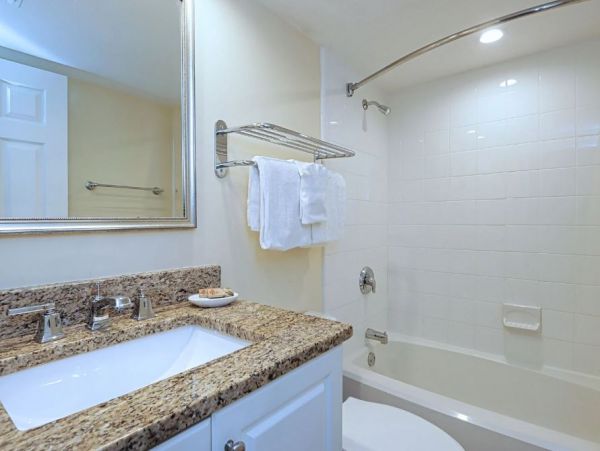 Captiva 2 Bedroom Condo Sleeps 6 Walk to Beach Gulf View