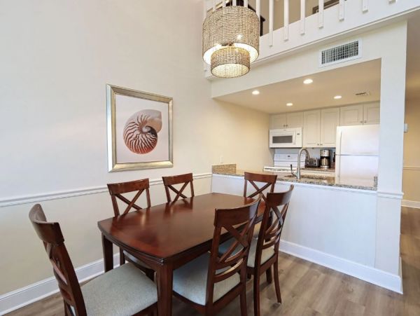 Captiva 2 Bedroom Condo Sleeps 6 Walk to Beach Gulf View