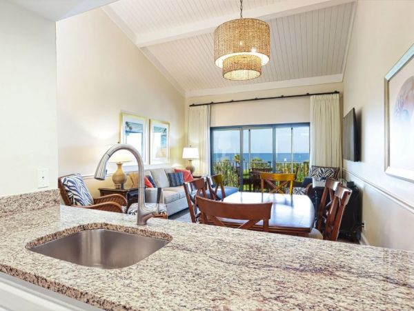 Captiva 2 Bedroom Condo Sleeps 6 Walk to Beach Gulf View