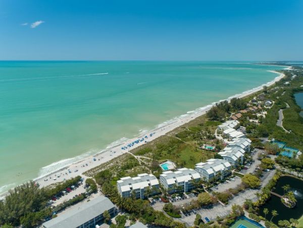 Captiva Vacation Condo Sleeps Four Guests