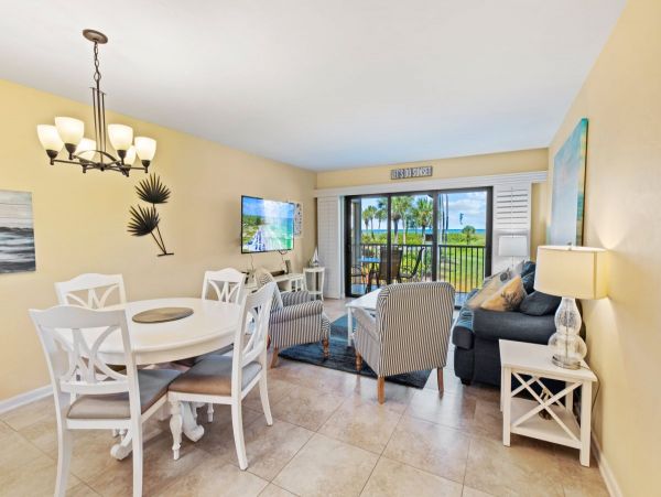 Captiva Vacation Condo Sleeps Four Guests