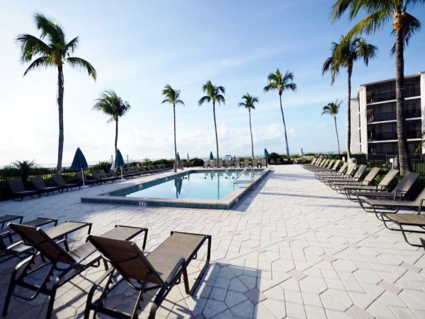 On Beach Sanibel Vacation Condo Two Bedroom Sleeps 6