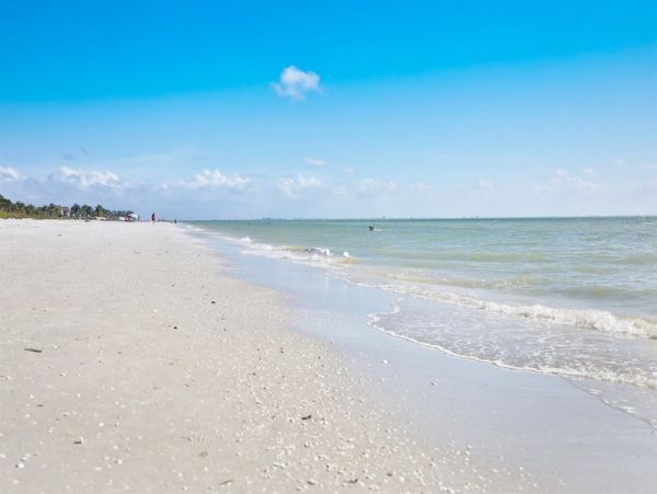 On Beach Sanibel Vacation Condo Two Bedroom Sleeps 6