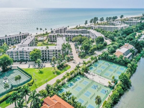 On Beach Sanibel Vacation Condo Two Bedroom Sleeps 6