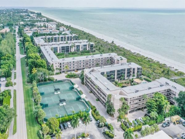 On Beach Sanibel Vacation Condo Two Bedroom Sleeps 6
