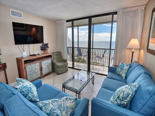 Sanibel 2 Bedroom Beach Condo Gulf Front Sleeps Six Guests