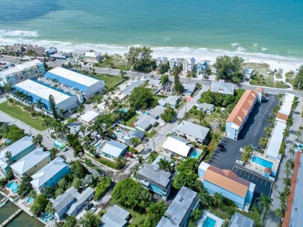 Bradenton Vacation Home Private Pool & Short Walk To Beach